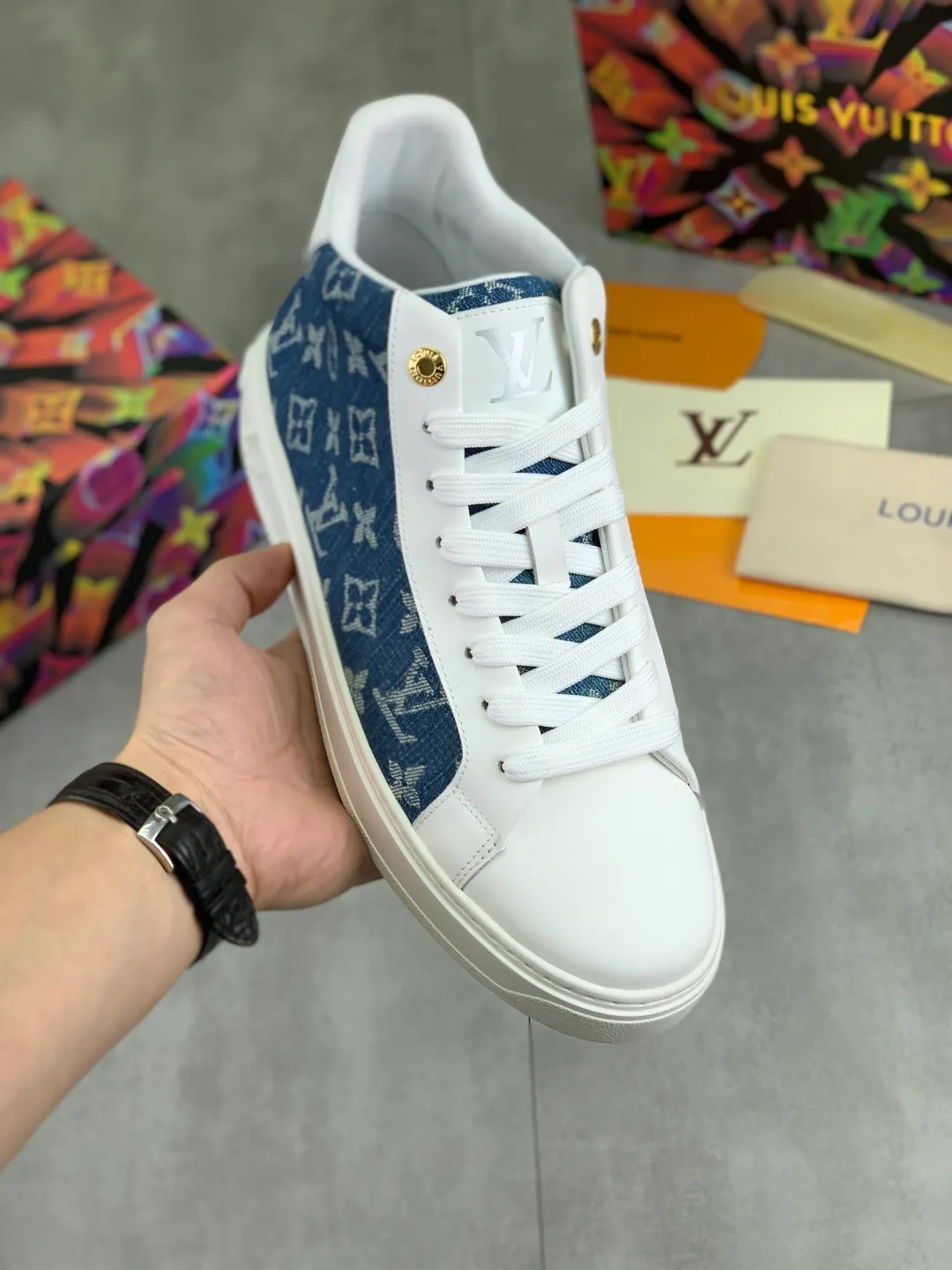 Men's men's shoes 💰P560💰[New model]🆘High-quality cowhide [Louis Vuitton]LV official website latest model🎁casual fashion high-top men's shoes👟hot style💥simple and elegant style, exclusive for trendy men. Unique official website latest brand elements👑original decoration, fashionable and generous, the fabric is made of original denim➕comfortable and breathable mesh lining➕cow leather feet ✅The official website specifies wear-resistant casual outsole, the classic model is taken in real life🎬Color: 4️⃣colors available😍Number of codes: 38-44 Full set of packaging